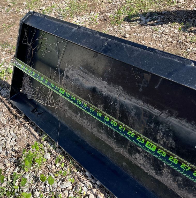 image for item EN5789 (2) quick attach loader brackets 