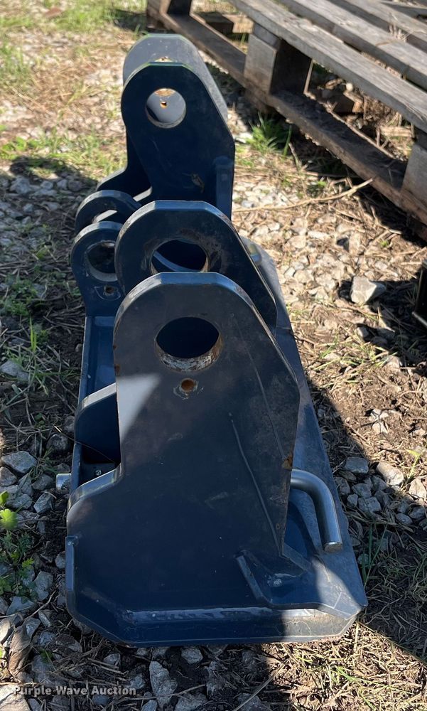 image for item EN5789 (2) quick attach loader brackets 