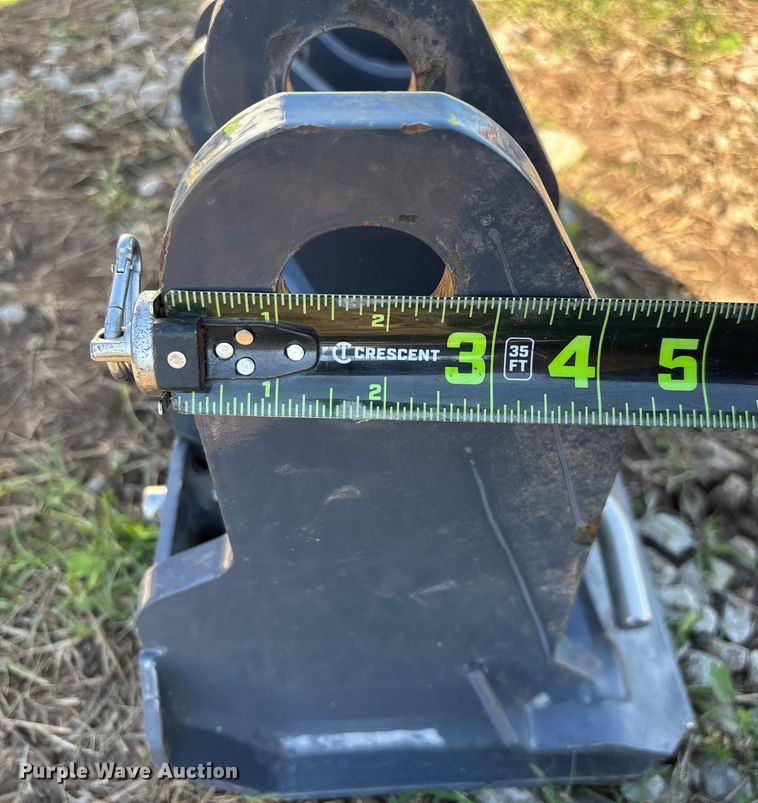 image for item EN5789 (2) quick attach loader brackets 