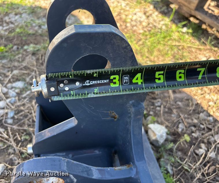 image for item EN5789 (2) quick attach loader brackets 