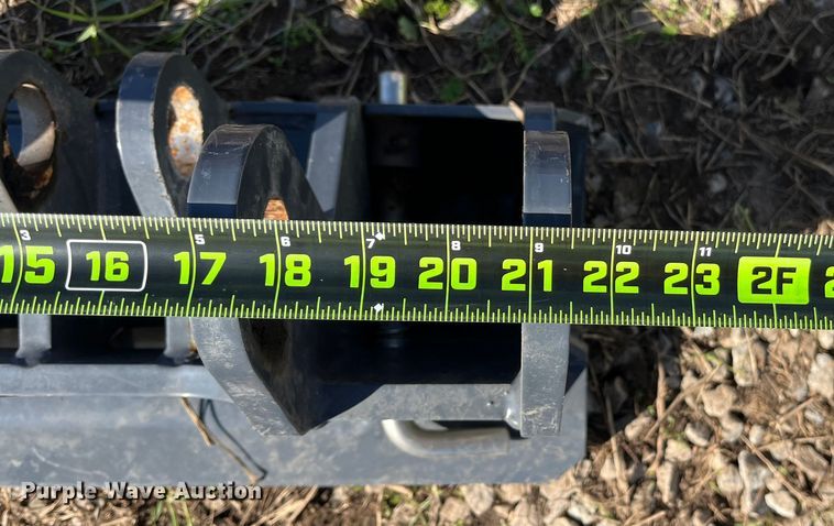 image for item EN5789 (2) quick attach loader brackets 