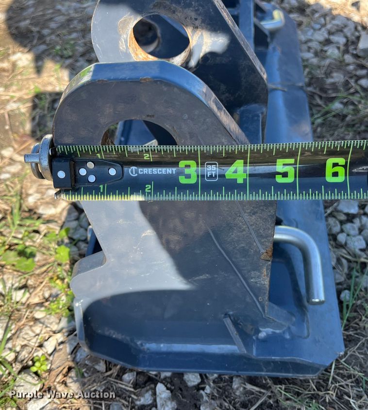 image for item EN5789 (2) quick attach loader brackets 