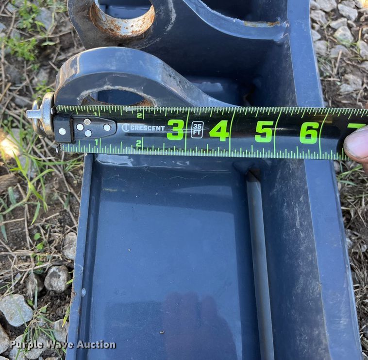 image for item EN5789 (2) quick attach loader brackets 