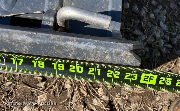 image for item EN5789 (2) quick attach loader brackets 