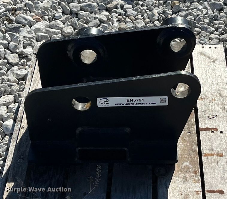 image for item EN5791 Excavator plate attachment