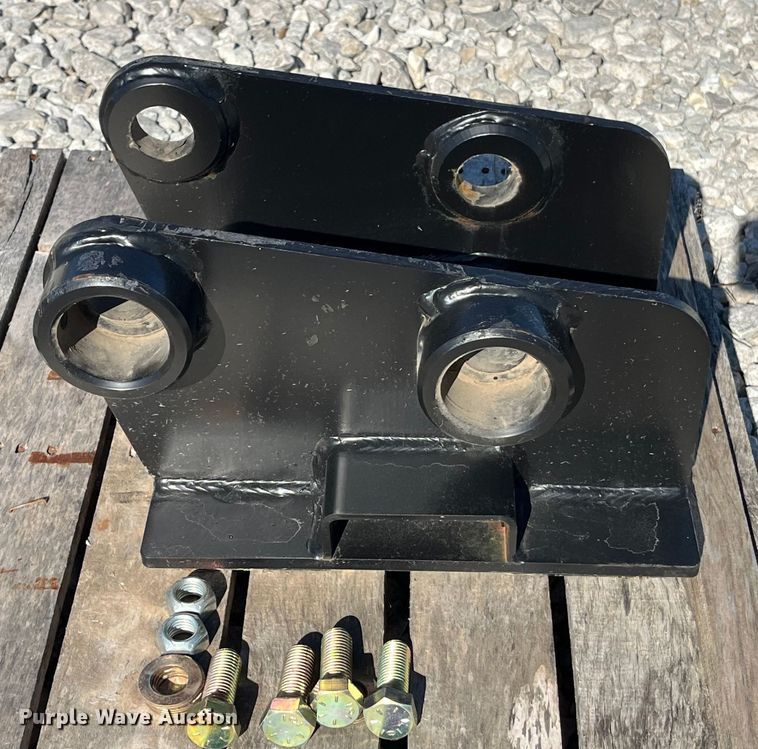 image for item EN5791 Excavator plate attachment