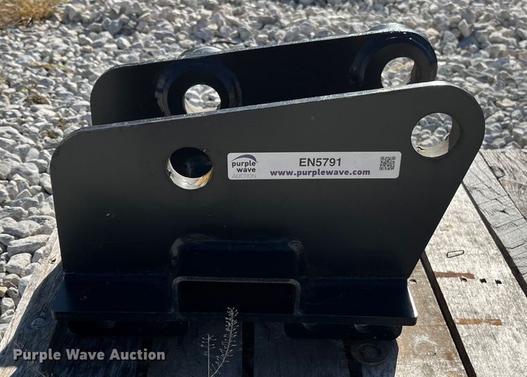 image for item EN5791 Excavator plate attachment