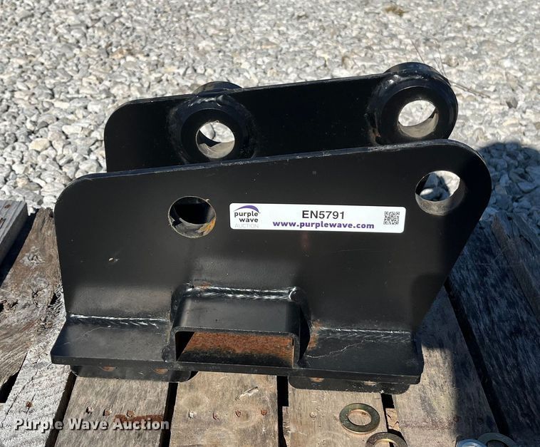 image for item EN5791 Excavator plate attachment