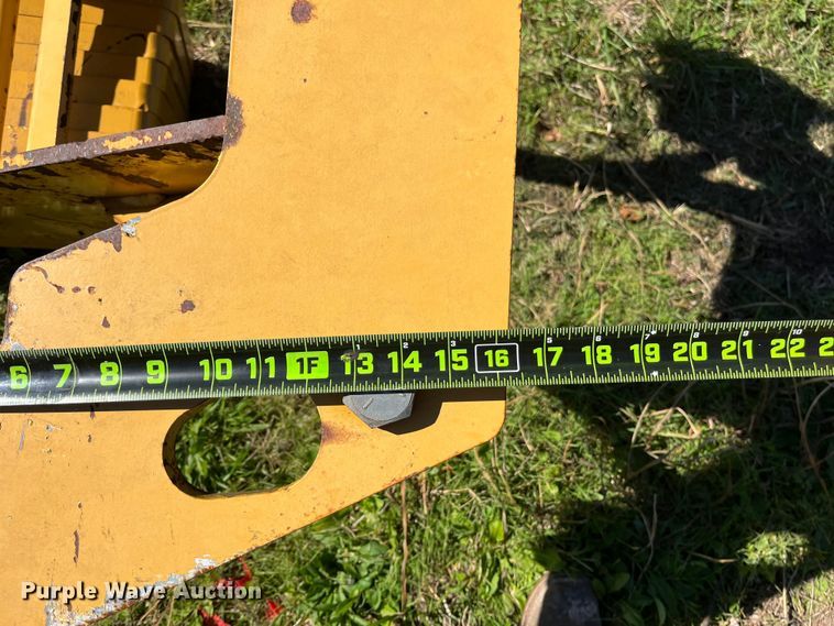 image for item EN5794 Vermeer suitcase weights and bracket