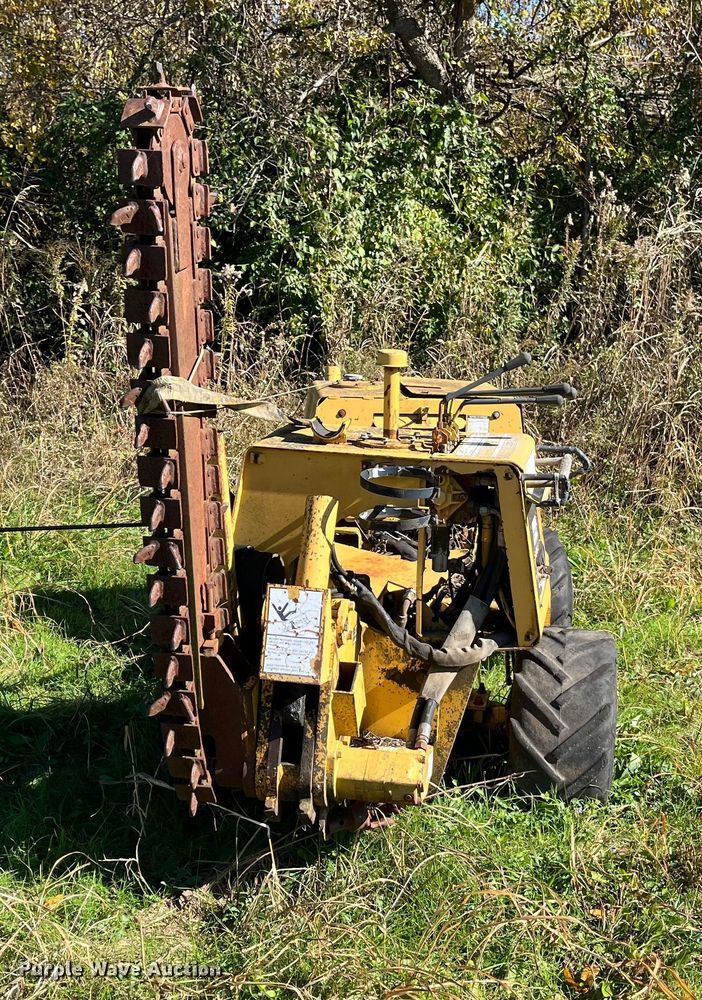 image for item EN5797 1993 Vermeer LM40 trencher