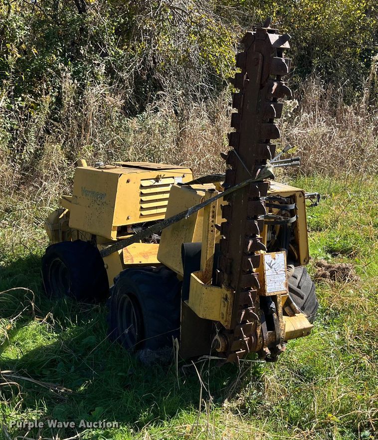 image for item EN5797 1993 Vermeer LM40 trencher