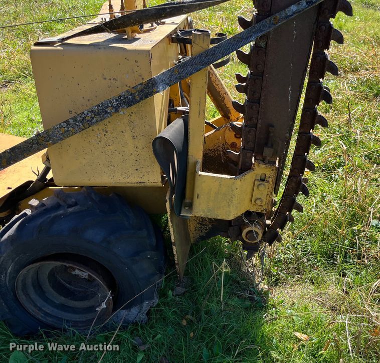 image for item EN5797 1993 Vermeer LM40 trencher