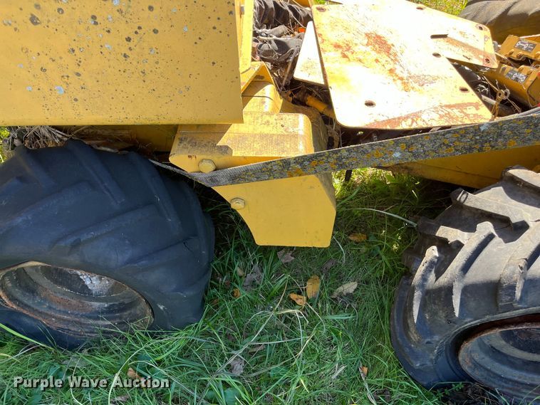 image for item EN5797 1993 Vermeer LM40 trencher