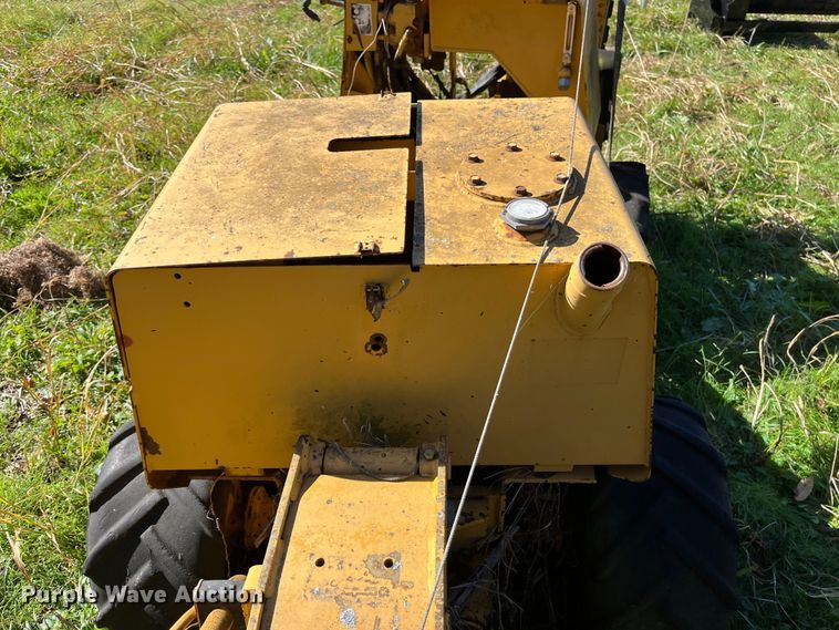 image for item EN5797 1993 Vermeer LM40 trencher