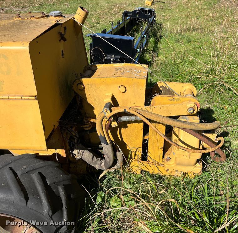 image for item EN5797 1993 Vermeer LM40 trencher