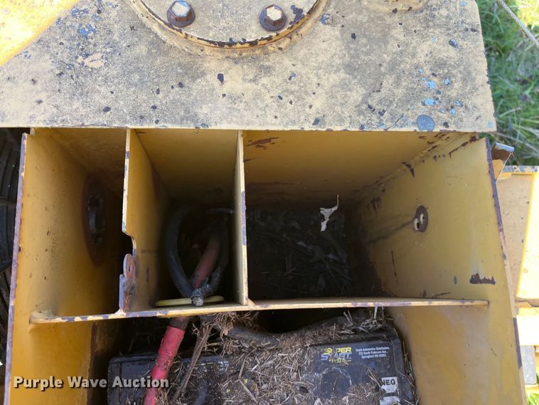 image for item EN5797 1993 Vermeer LM40 trencher