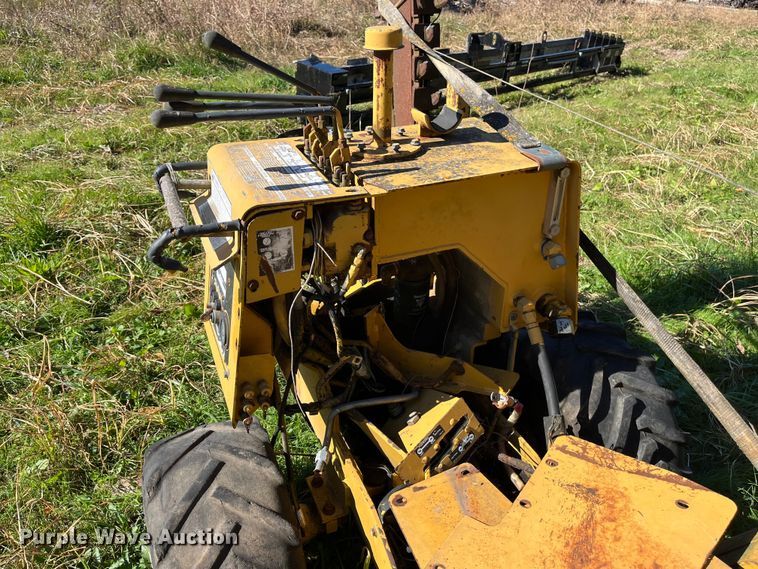 image for item EN5797 1993 Vermeer LM40 trencher