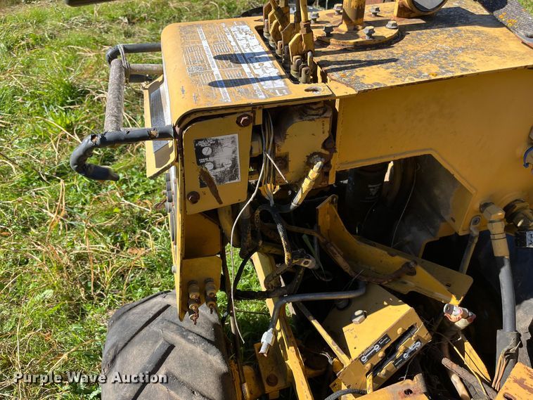 image for item EN5797 1993 Vermeer LM40 trencher