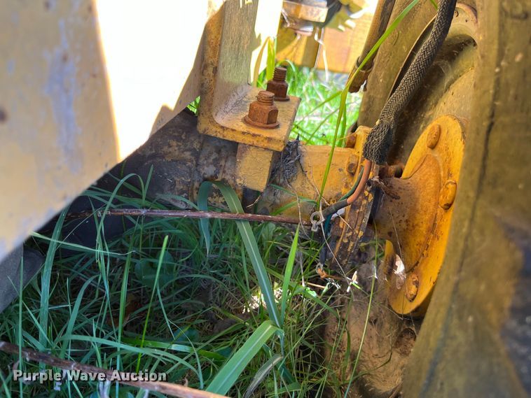 image for item EN5797 1993 Vermeer LM40 trencher