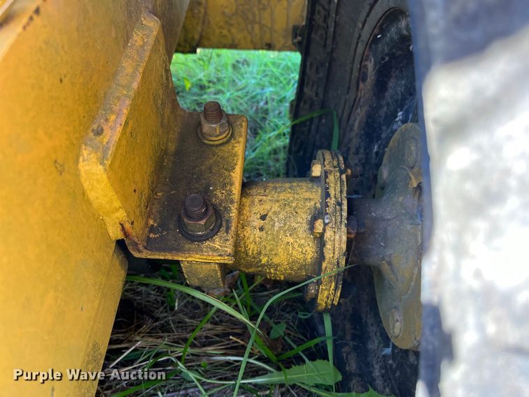 image for item EN5797 1993 Vermeer LM40 trencher