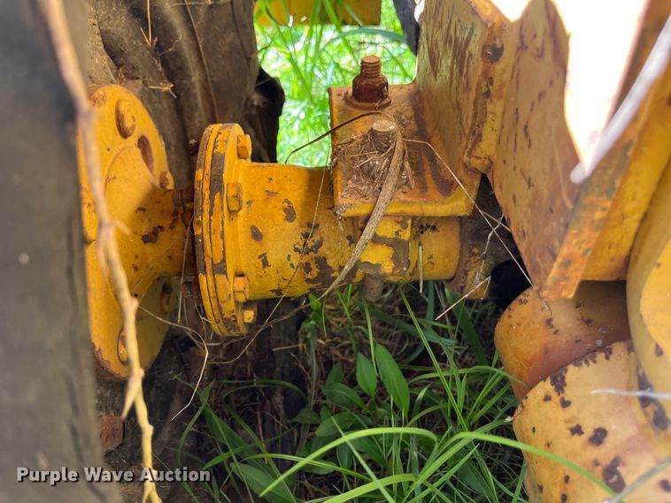 image for item EN5797 1993 Vermeer LM40 trencher