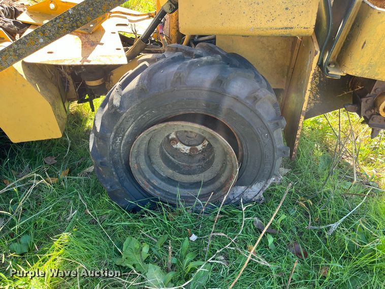 image for item EN5797 1993 Vermeer LM40 trencher