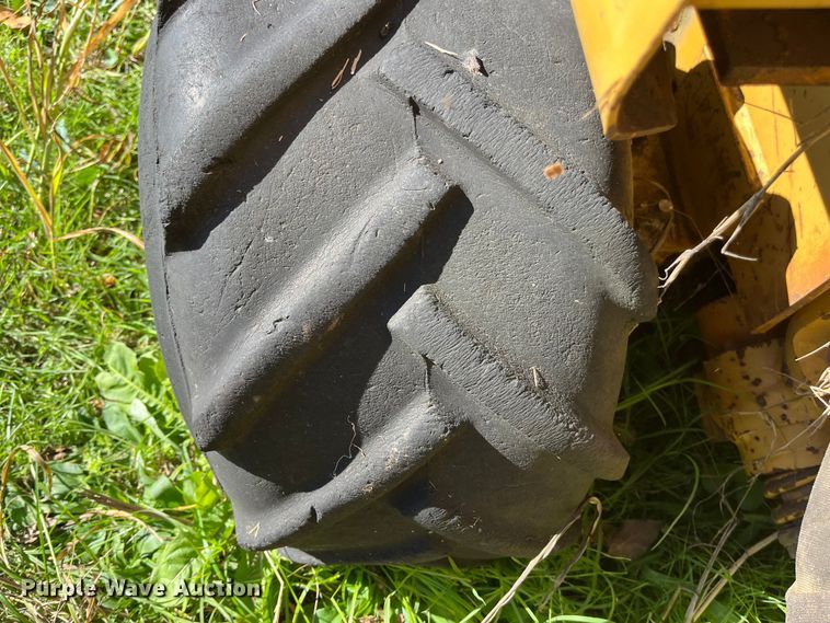 image for item EN5797 1993 Vermeer LM40 trencher