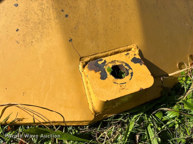 image for item EN5798 Vermeer track trencher bridge