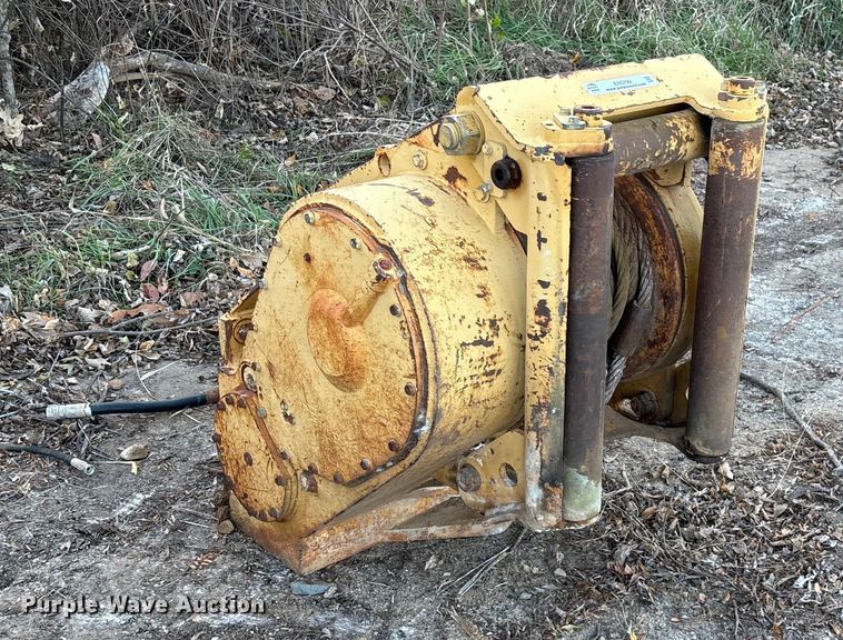image for item EN5799 Paccar PA50-82VE winch