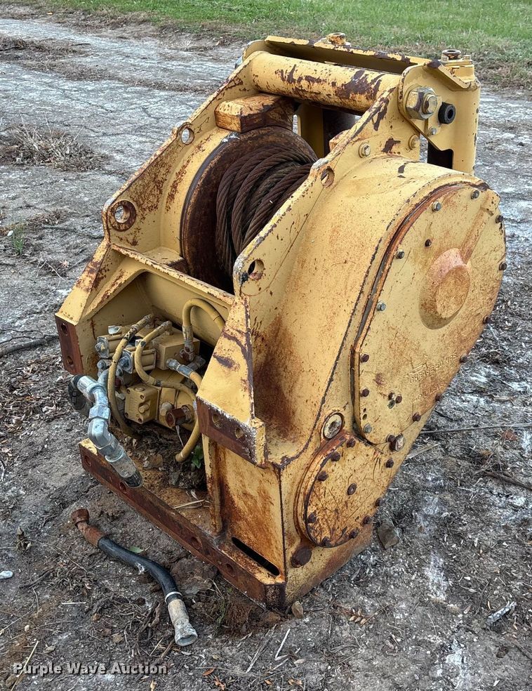 image for item EN5799 Paccar PA50-82VE winch