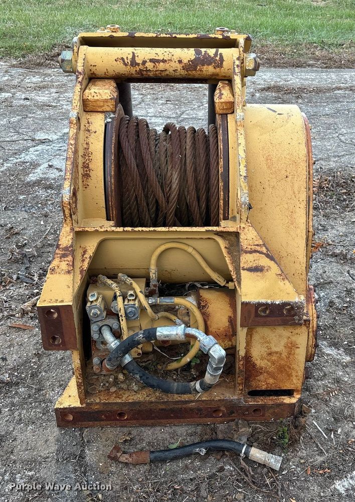 image for item EN5799 Paccar PA50-82VE winch