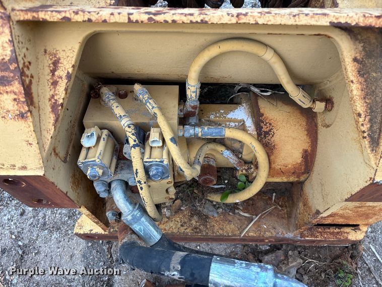 image for item EN5799 Paccar PA50-82VE winch