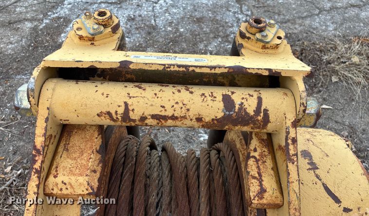 image for item EN5799 Paccar PA50-82VE winch