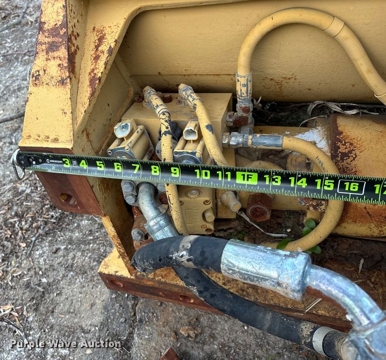 image for item EN5799 Paccar PA50-82VE winch