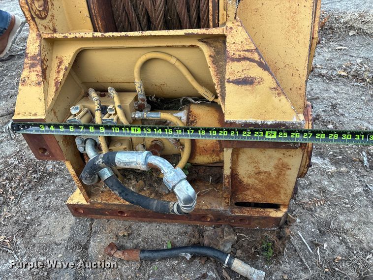 image for item EN5799 Paccar PA50-82VE winch