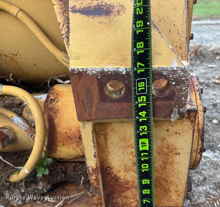 image for item EN5799 Paccar PA50-82VE winch