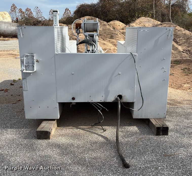 image for item EN5813 2012 IMT D0M1S3 J781688 service bed