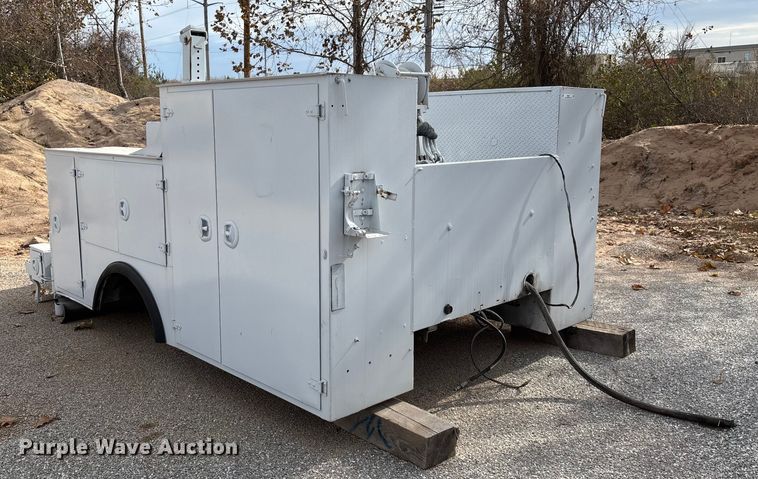 image for item EN5813 2012 IMT D0M1S3 J781688 service bed