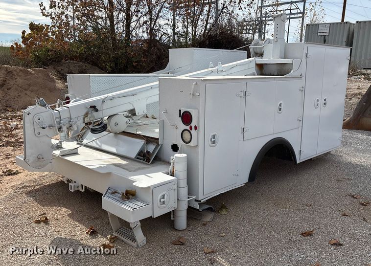 image for item EN5813 2012 IMT D0M1S3 J781688 service bed