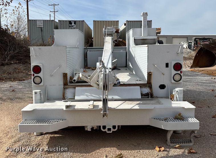 image for item EN5813 2012 IMT D0M1S3 J781688 service bed