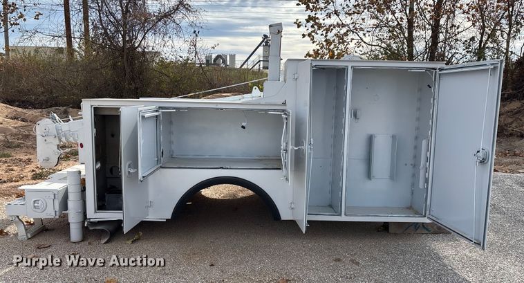 image for item EN5813 2012 IMT D0M1S3 J781688 service bed