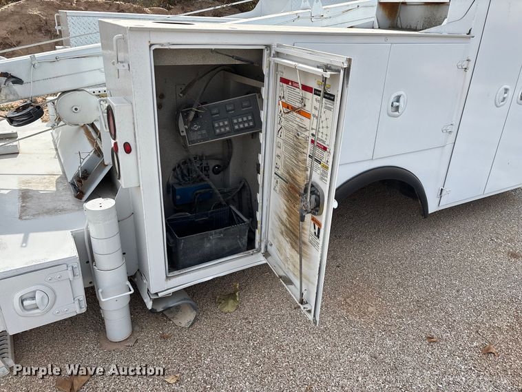 image for item EN5813 2012 IMT D0M1S3 J781688 service bed