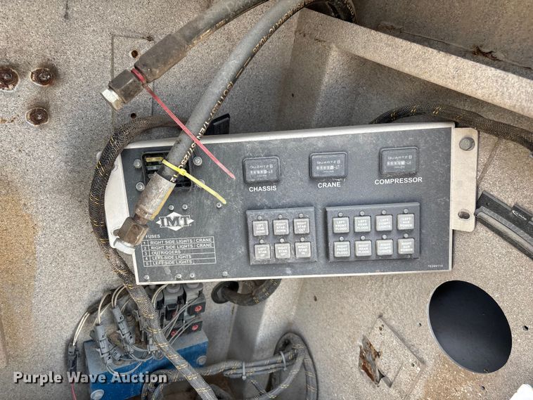 image for item EN5813 2012 IMT D0M1S3 J781688 service bed