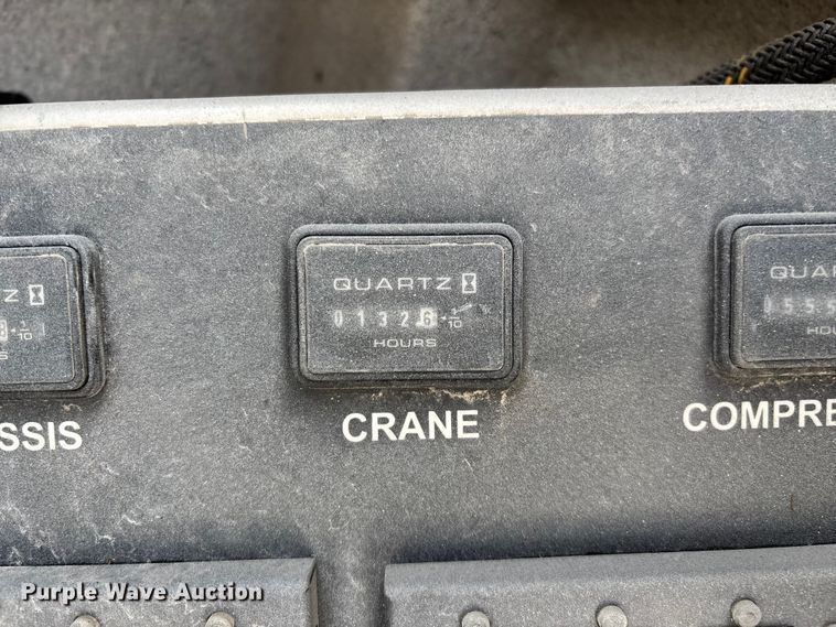 image for item EN5813 2012 IMT D0M1S3 J781688 service bed