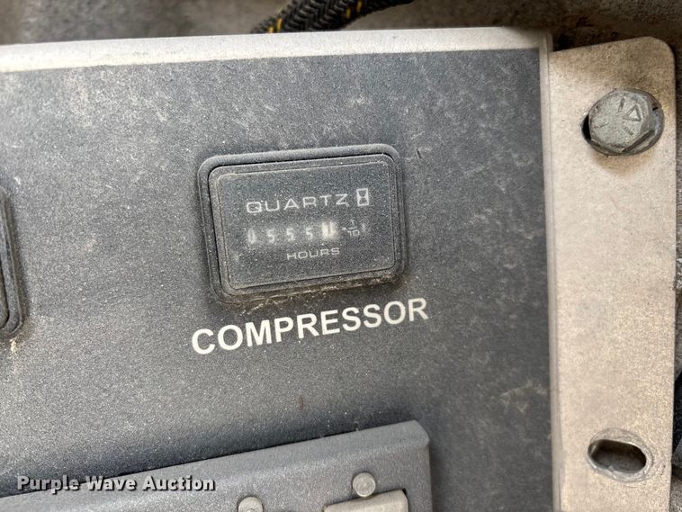 image for item EN5813 2012 IMT D0M1S3 J781688 service bed