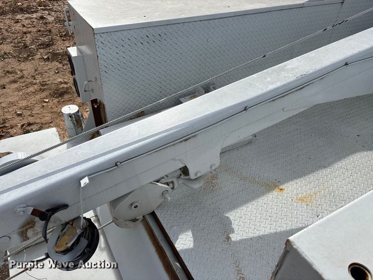 image for item EN5813 2012 IMT D0M1S3 J781688 service bed