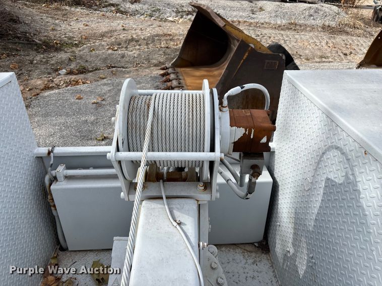 image for item EN5813 2012 IMT D0M1S3 J781688 service bed