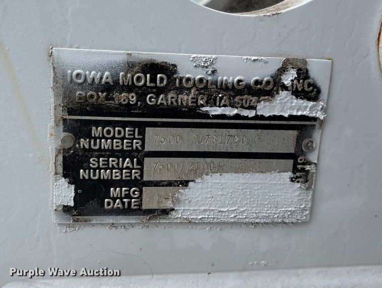 image for item EN5813 2012 IMT D0M1S3 J781688 service bed