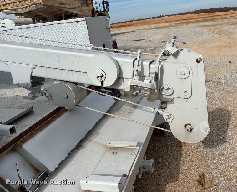 image for item EN5813 2012 IMT D0M1S3 J781688 service bed