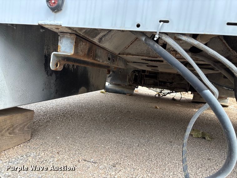 image for item EN5813 2012 IMT D0M1S3 J781688 service bed